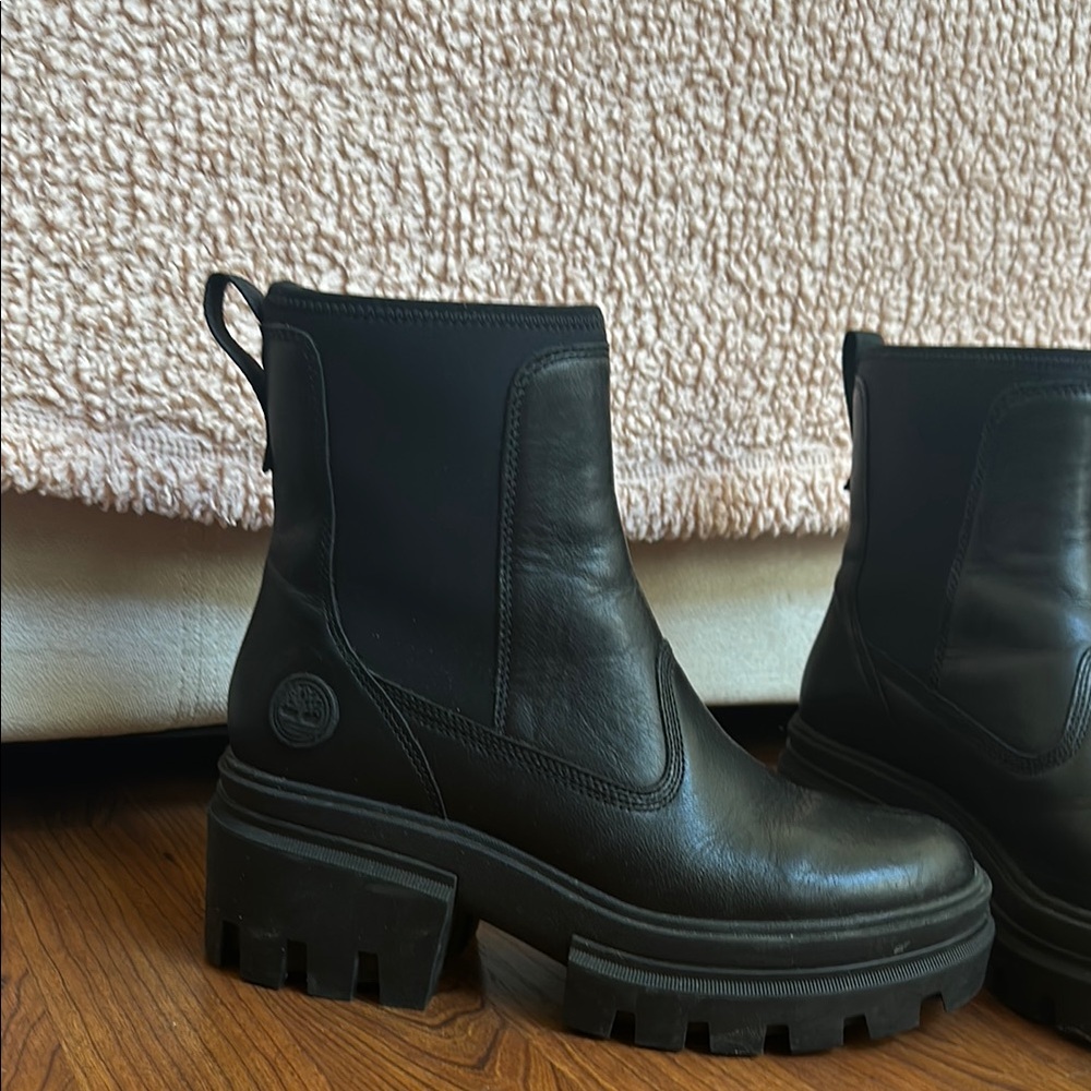TIMBERLAND Black Leather Ankle Boots